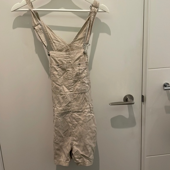 TNA “Senryu Romper” - Tan/Beige overall romper with clips and buttons - Picture 1 of 5